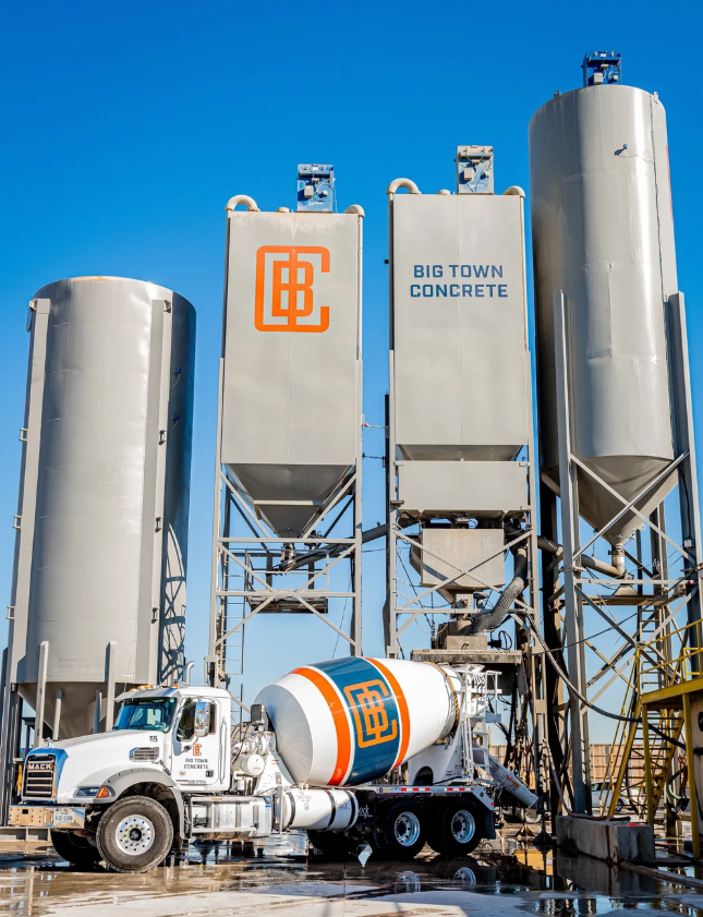 Big Town Concrete batching plant and ready-mix truck