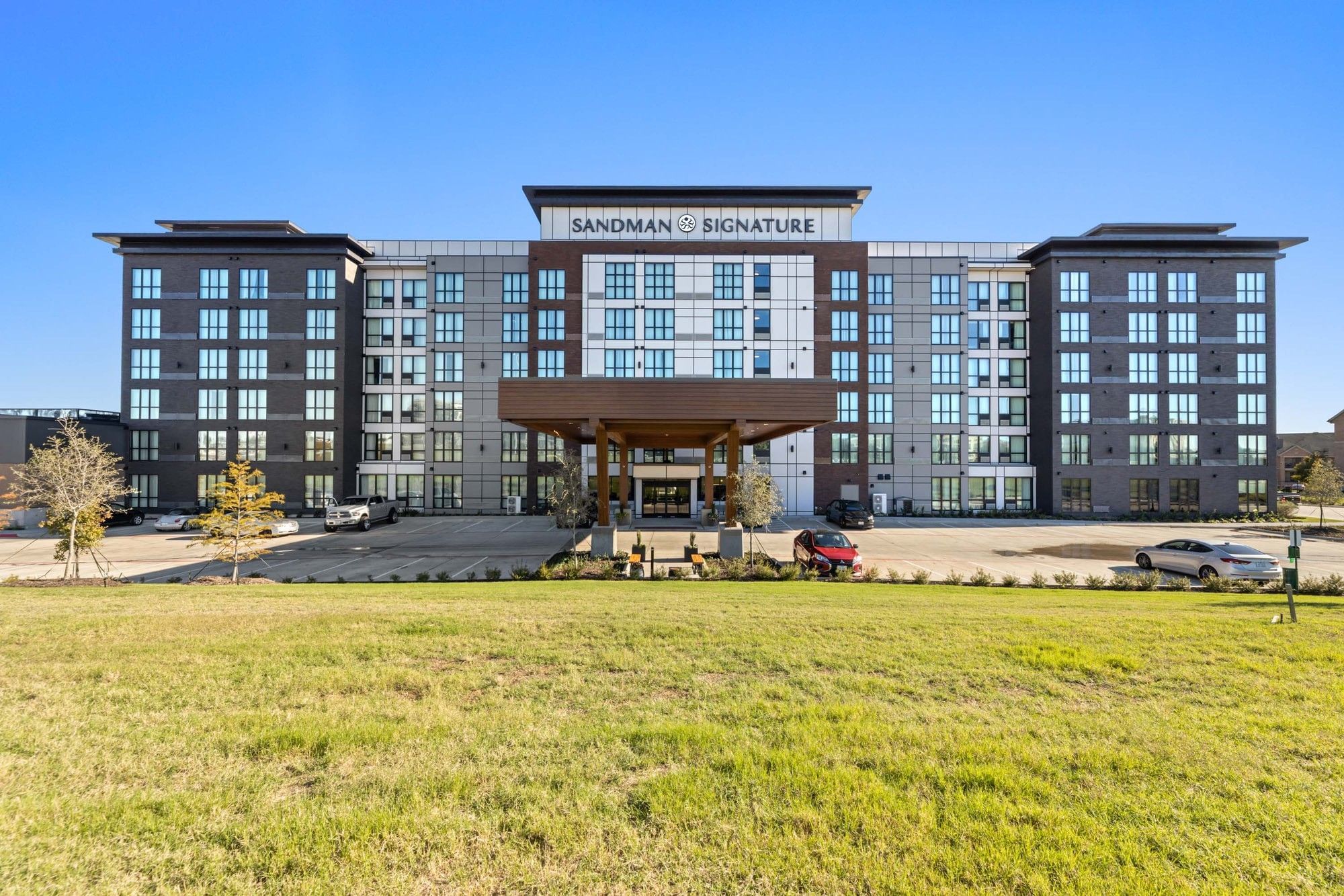 Existing Sandman Signature Dallas-Las Colinas hotel