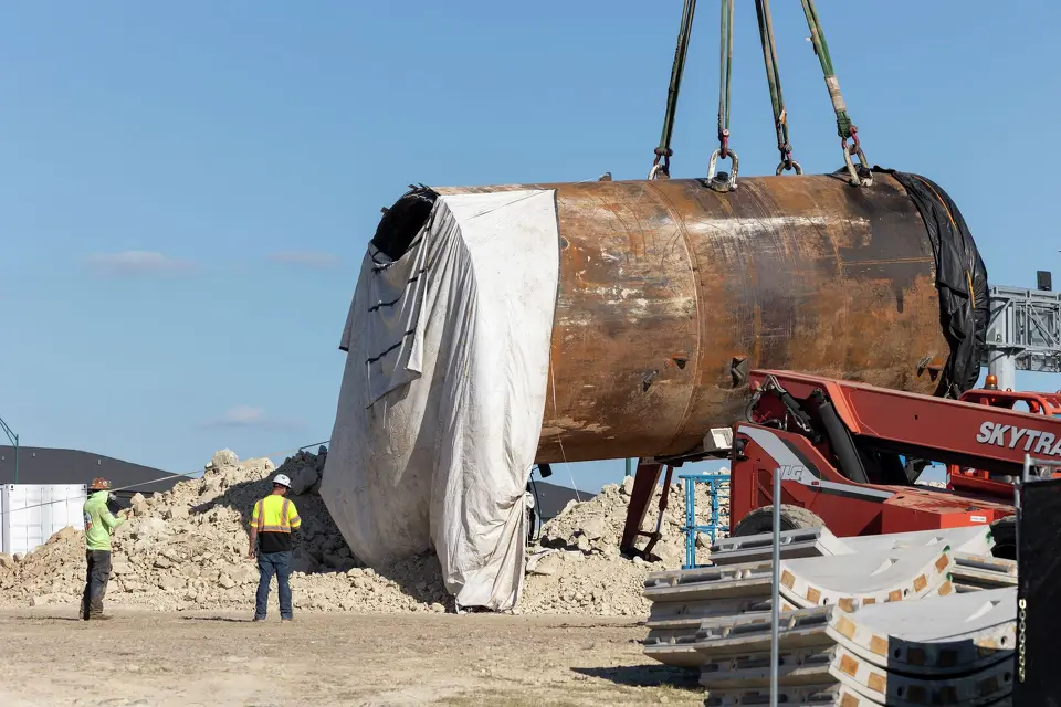 Tunnel-boring equipment photograph.
